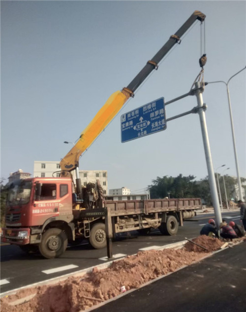 行唐县设备吊装租赁吊车要用多大吊车