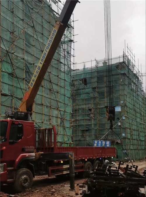 行唐县“慢工细活”—— 吊车的 “微动控制” 技术